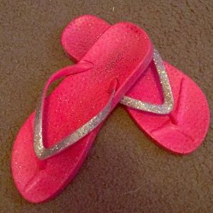 Pink flipflops😍